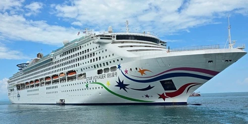 Live real-time ocean cruise ship tracking of Star Voyager from StarCruises