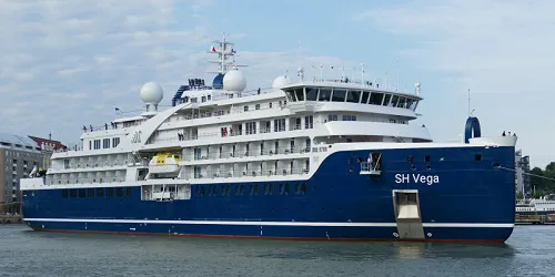Live real-time ocean cruise ship tracking of SH Vega from Swan Hellenic