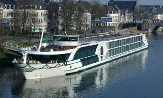 Swiss Sapphire Real-Time Cruise Ship Tracking