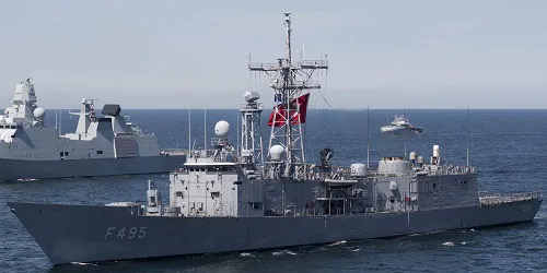 Live real-time tracking of military frigate TCG Gediz from the Turkish Navy