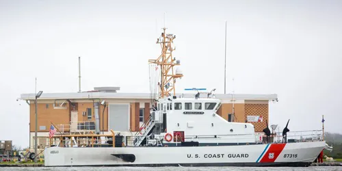 Live real-time military ship tracking of CGC Amberjack from United States Coast Guard