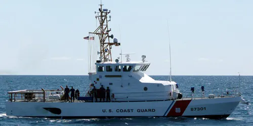 Live real-time tracking of military patrol ship CGC Barracuda from the United States Coast Guard