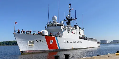 Live real-time tracking of military medium endurance cutter CGC Escanaba from the United States Coast Guard
