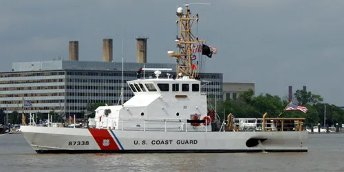 Live real-time tracking of military patrol ship CGC Ibis from the United States Coast Guard