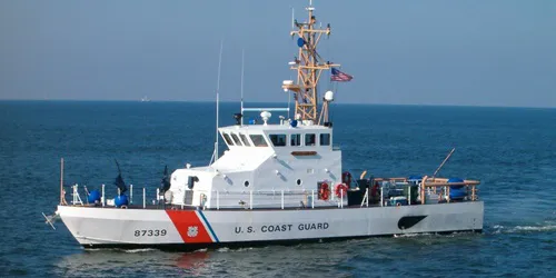 Live real-time tracking of military patrol ship CGC Pompano from the United States Coast Guard