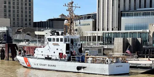 Live real-time tracking of military patrol ship CGC Sawfish from the United States Coast Guard