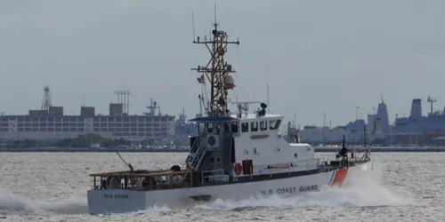 Live real-time military ship tracking of CGC Sea Horse from United States Coast Guard