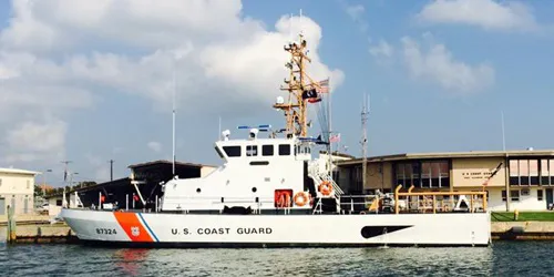 Live real-time tracking of military patrol ship CGC Steelhead from the United States Coast Guard
