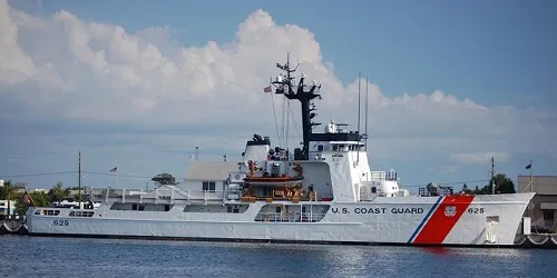 Live real-time tracking of military medium endurance cutter CGC Venturous from the United States Coast Guard