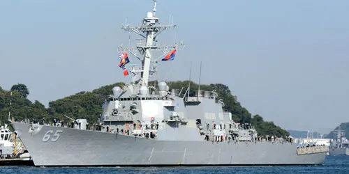 Live real-time tracking of military destroyer USS Benfold from the United States Navy