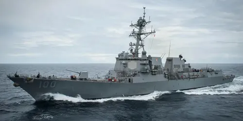 Live real-time tracking of military destroyer USS Kidd from the United States Navy