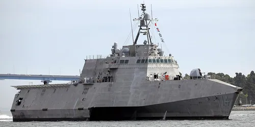 Live real-time tracking of military littoral combat ship USS Manchester from the United States Navy