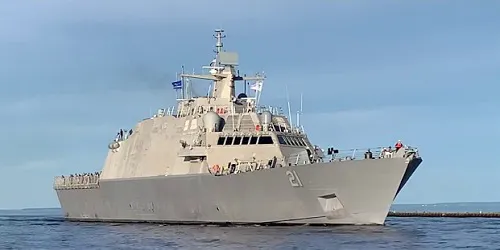 Live real-time tracking of military littoral combat ship USS Minneapolis-Saint Paul from the United States Navy