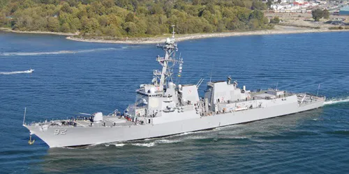 Live real-time tracking of military destroyer USS Momsen from the United States Navy