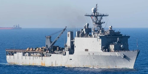 USS Oak Hill Real-Time Military Ship Tracking