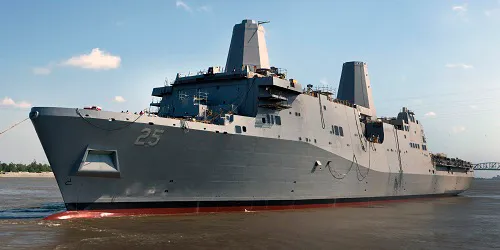 Live real-time tracking of military amphibious transport dock USS Somerset from the United States Navy