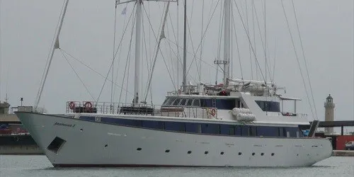 Live real-time ocean cruise ship tracking of Panorama II from Variety Cruises