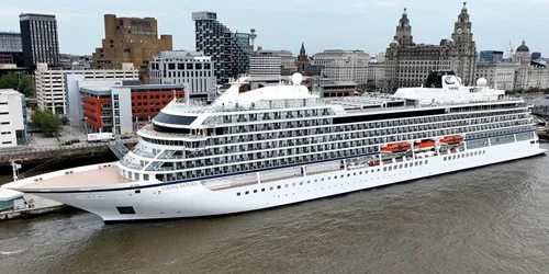 Live real-time ocean cruise ship tracking of Viking Saturn from Viking