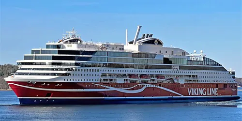 Live real-time cruise ferry tracking of Viking Glory from Viking Line