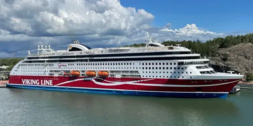 Live real-time cruise ferry tracking of Viking Grace from Viking Line