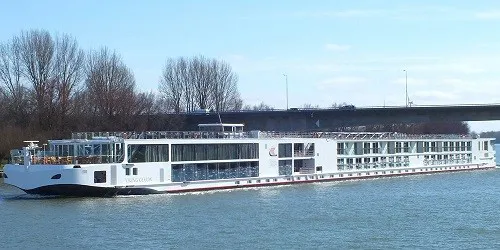 Live real-time river cruise ship tracking of Viking Gefjon from Viking