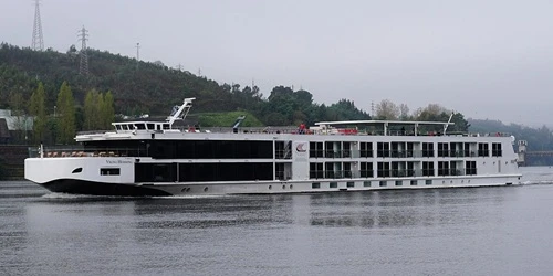 Live real-time river cruise ship tracking of Viking Hemming from Viking