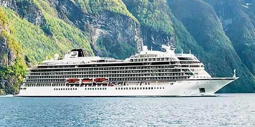 Live real-time ocean cruise ship tracking of Viking Sky from Viking