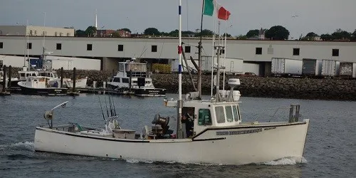 Live real-time iconic ship tracking of Hard Merchandise from Wicked Tuna (TV)