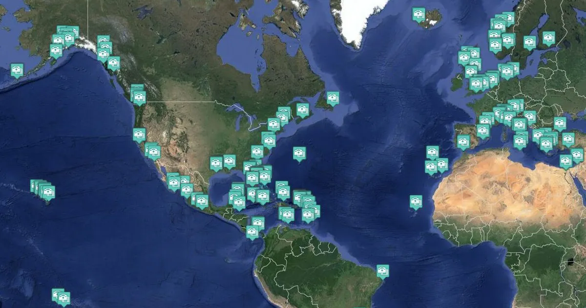 Map of port and vacation destination webcams worldwide.