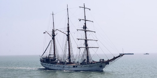 KRI Dewaruci