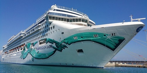 norwegian jade cruise ship current location